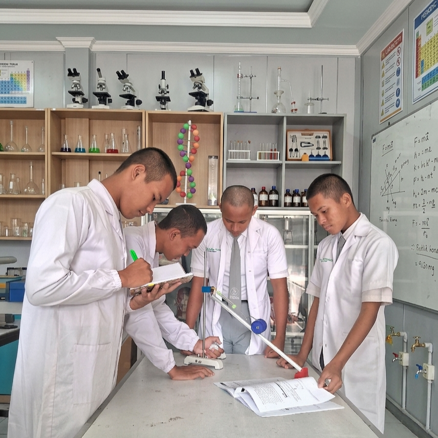 Suasana Praktikum SMAN 6